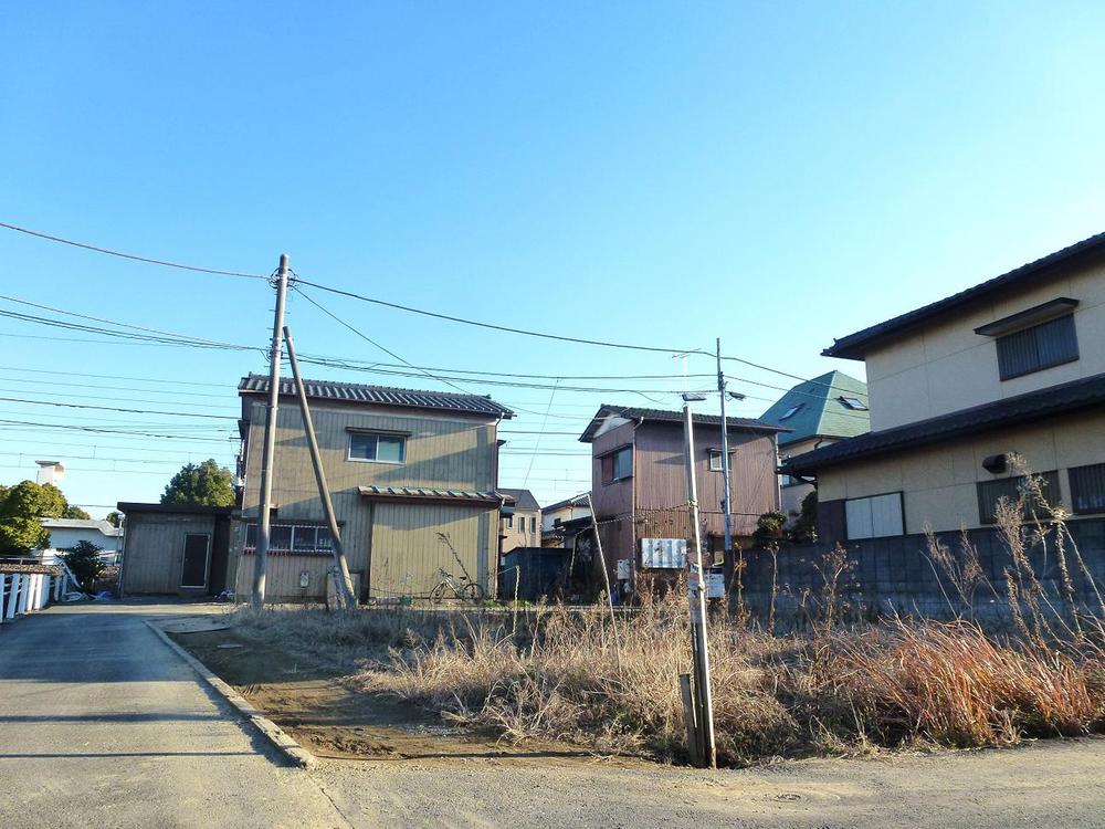 Local land photo. Three-way corner lot