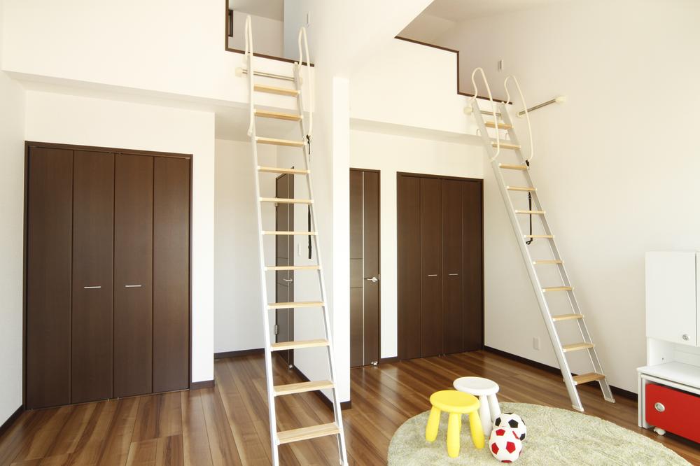 Building plan example (introspection photo). Storage rich living room. We offer a rich plan. I'd love to, Please consult! Ground improvement costs to the plan example building price ・ It includes residential land outside the connection costs.