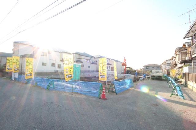 Local photos, including front road. Local land photo