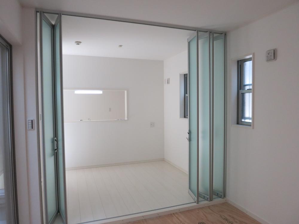 Building plan example (introspection photo). Bright sun will spread to the entire room. Family gather living. I'd love to, Please consult! Ground improvement costs to the plan example building price ・ It includes residential land outside the connection costs. Building plan example building price 17.1 million yen building area 99.18m2