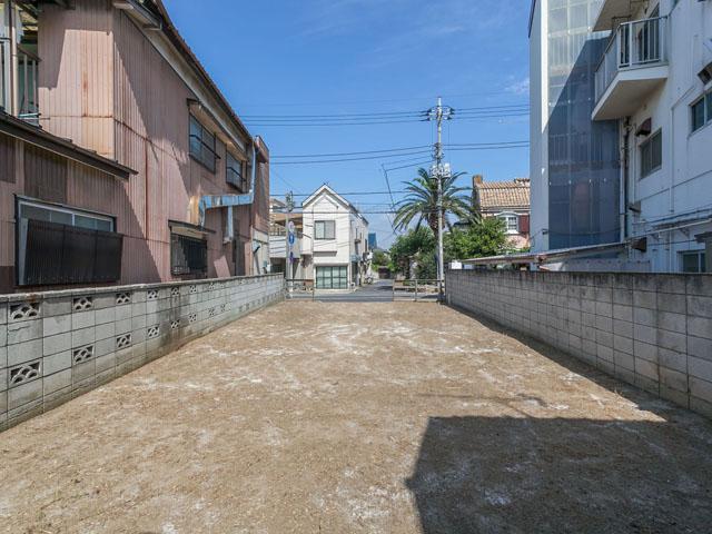 Local land photo. Wide in the field (September 2013) shooting plane! It is easy to use.