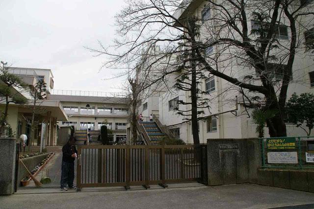 Primary school. Tsuruyubi until elementary school 340m