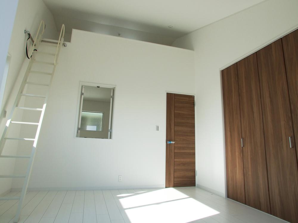 Building plan example (introspection photo). Building plan example / Loft and attic storage, Mezzanine floor, Roof balcony, etc. are also available.