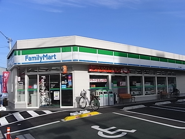 Convenience store. FamilyMart Ichikawa Kakemama store up (convenience store) 337m