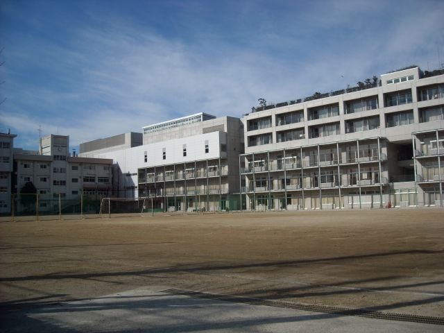 Junior high school. 520m up to municipal seventh junior high school (junior high school)