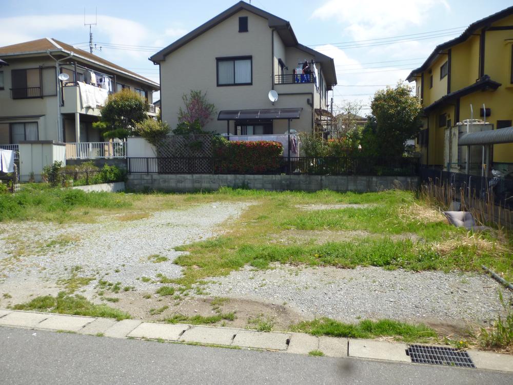 Local photos, including front road. Local (April 2013) Shooting