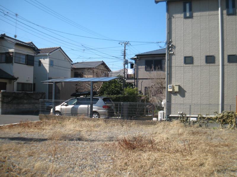Local land photo. West adjoining land taken from the local. Shooting toward the
