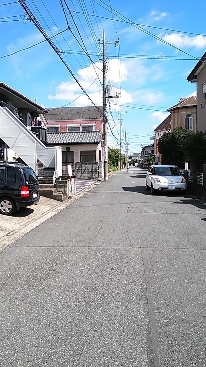 Local photos, including front road. Local (September 2012) shooting