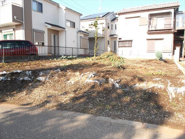 Local photos, including front road. Local (10 May 2013) Shooting