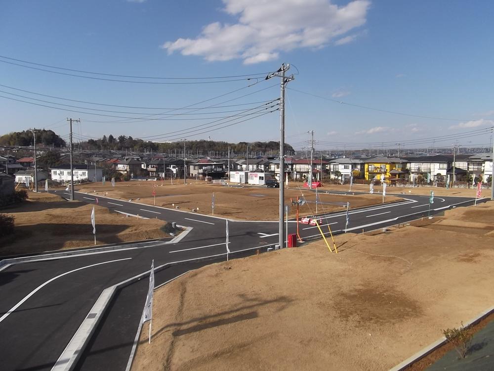 Local land photo. Local is the entire photo. It is a large subdivision of all 28 compartments! I'm looking forward to the new town is completed is!