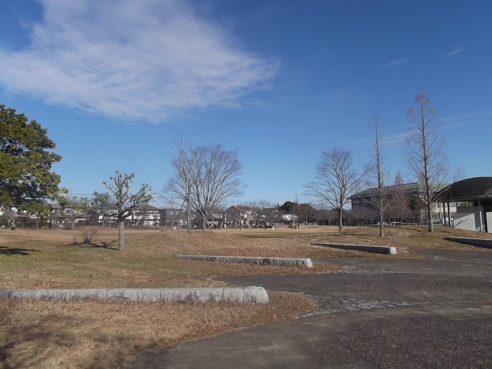 park. Ajikidai until the first neighborhood park 500m