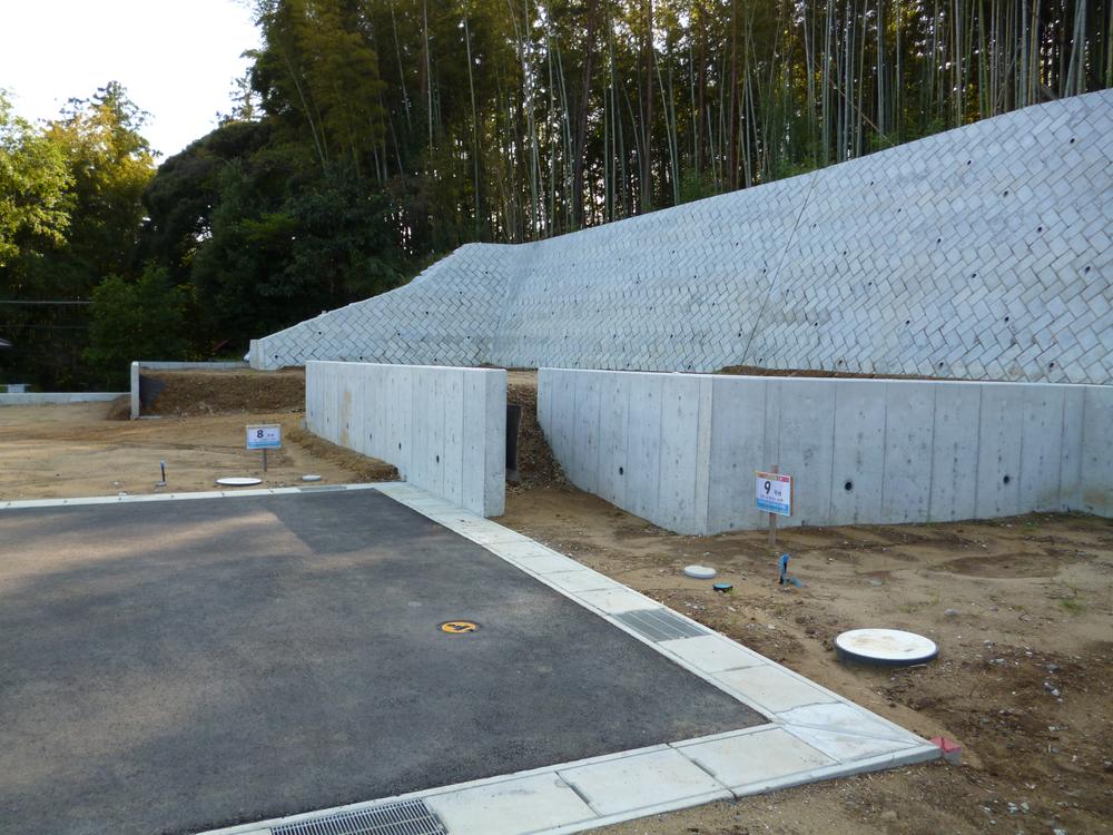 Local photos, including front road. Local (10 May 2013) Shooting