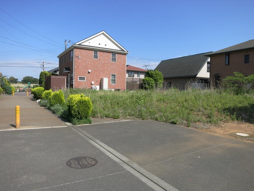 Local photos, including front road. Local (May 2013) Shooting