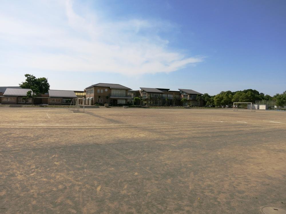 Other. The Medical City about to field elementary school 75m walk 1 minute