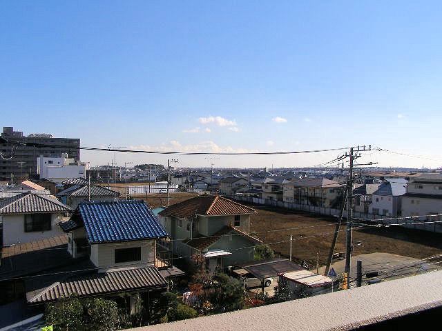 View photos from the dwelling unit. View from the site (December 2013) Shooting