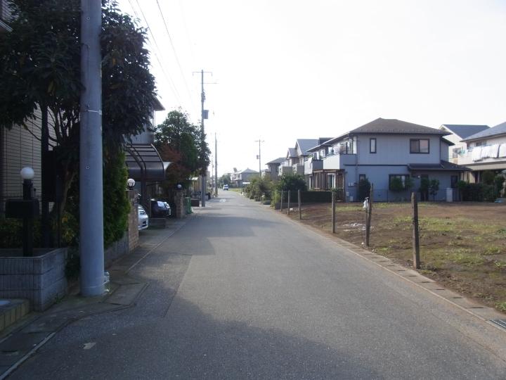 Local photos, including front road. Local (11 May 2013) Shooting