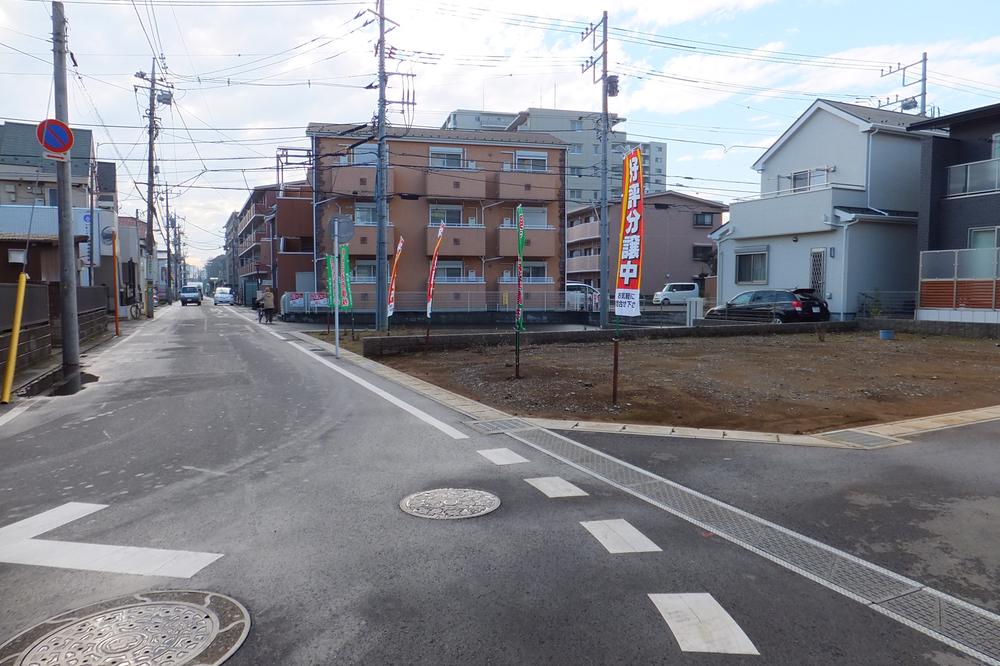 Local photos, including front road. Local (12 May 2013) Shooting