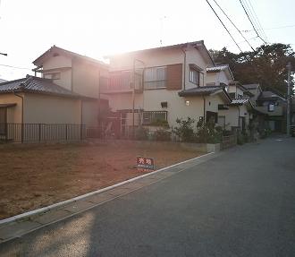 Local photos, including front road. Local (May 2012) shooting