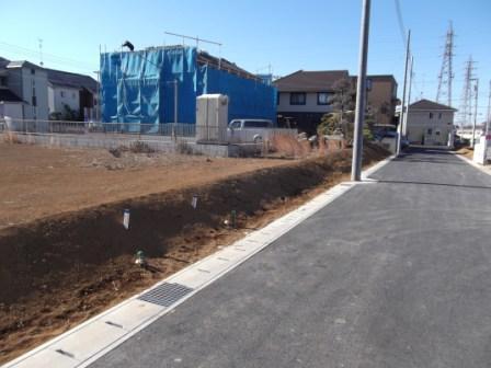 Local photos, including front road. Local (January 2013) Shooting