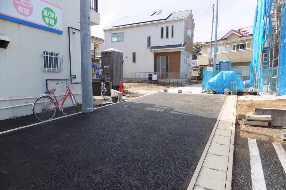 Local photos, including front road. Local (September 2013) Shooting