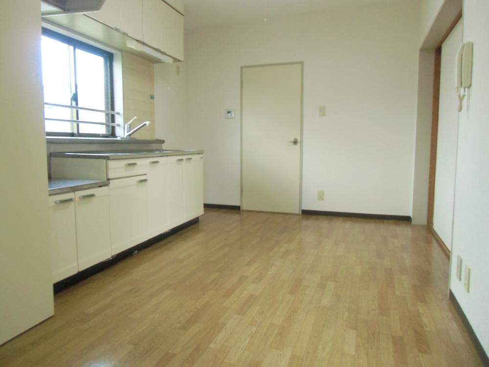Living.  ■ House cleaned of dining Indoor (09 May 2013) Shooting