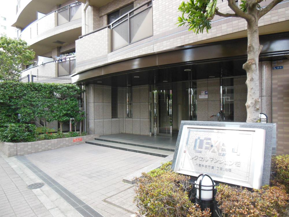 Entrance. Common areas