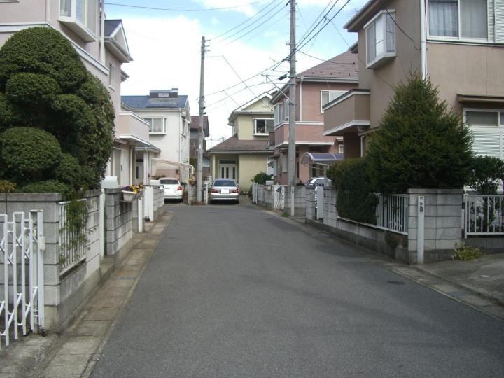 Local photos, including front road. Local (10 May 2013) Shooting