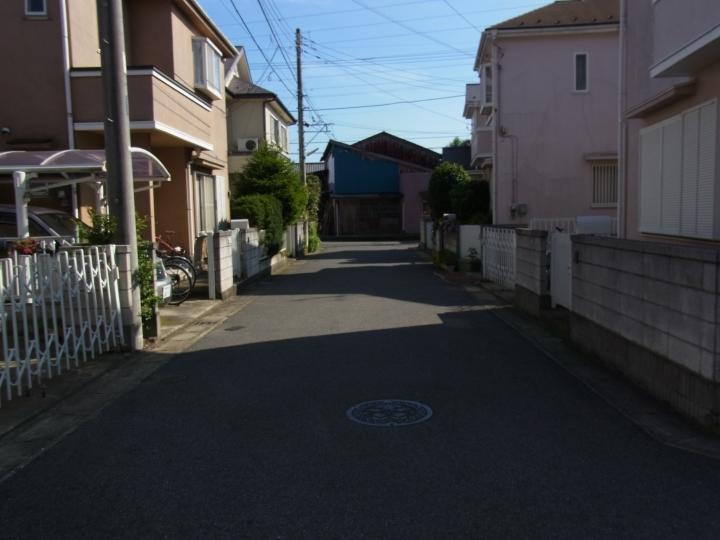 Local photos, including front road. Local (10 May 2013) Shooting