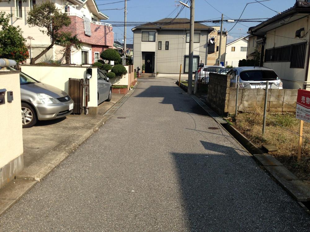 Local photos, including front road. Local (11 May 2013) Shooting