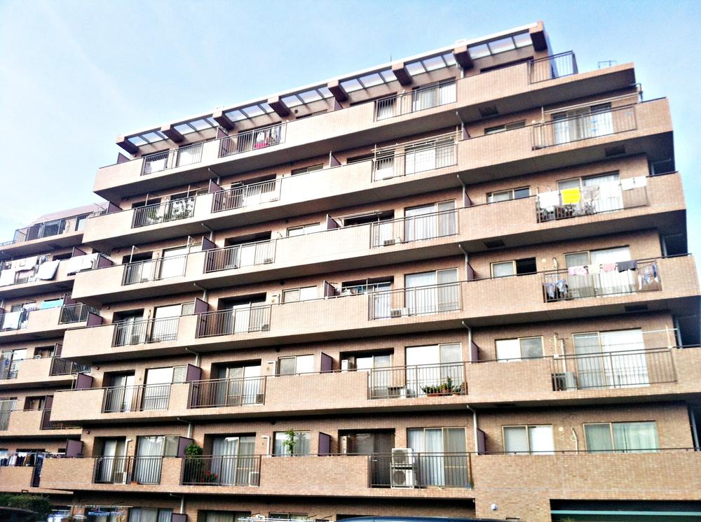 Local appearance photo. ~ And large-sized apartments of 7-storey ~