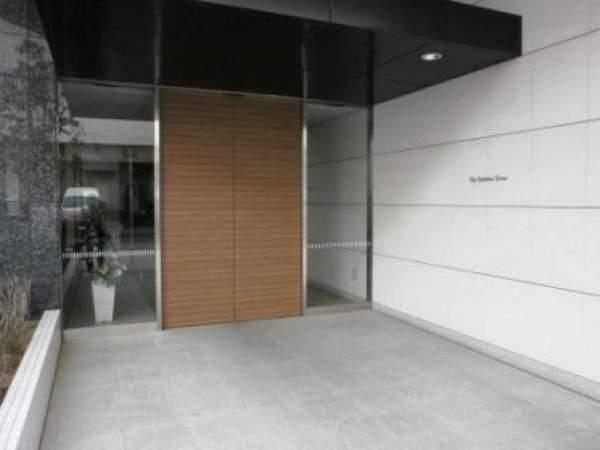 Entrance. Common areas