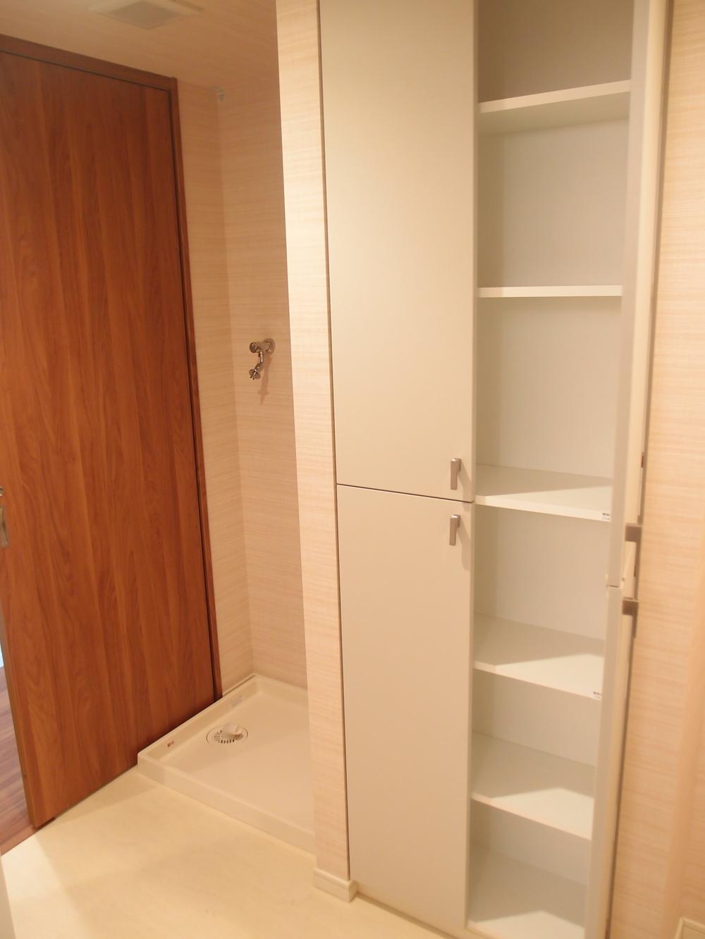 Wash basin, toilet
