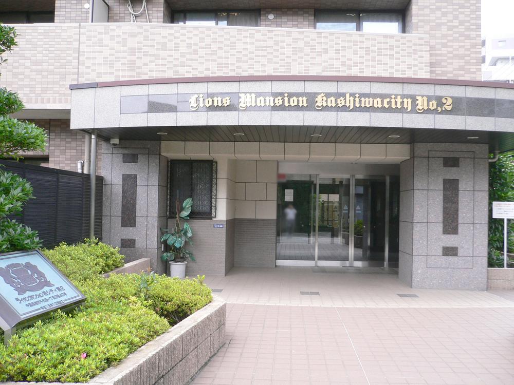 Entrance. Common areas