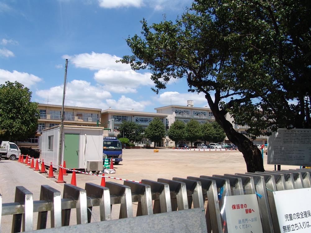 Primary school. Kashiwashiritsu 420m until the fifth elementary school