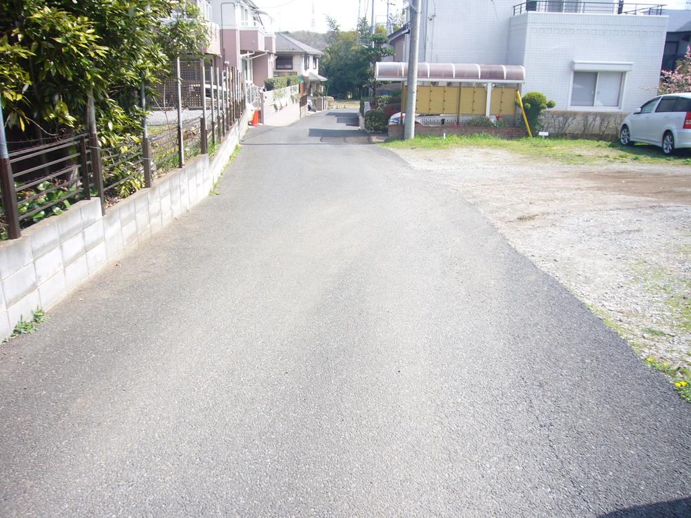 Local photos, including front road. Front road (June 2013) Shooting