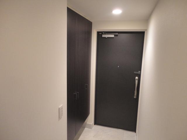 Entrance. ◆ With floor heating in the living room, Pet breeding is also possible.