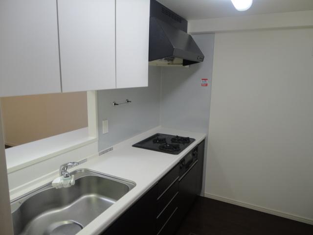 Kitchen. ◆ Also impetus conversation of family-wide face-to-face counter kitchen