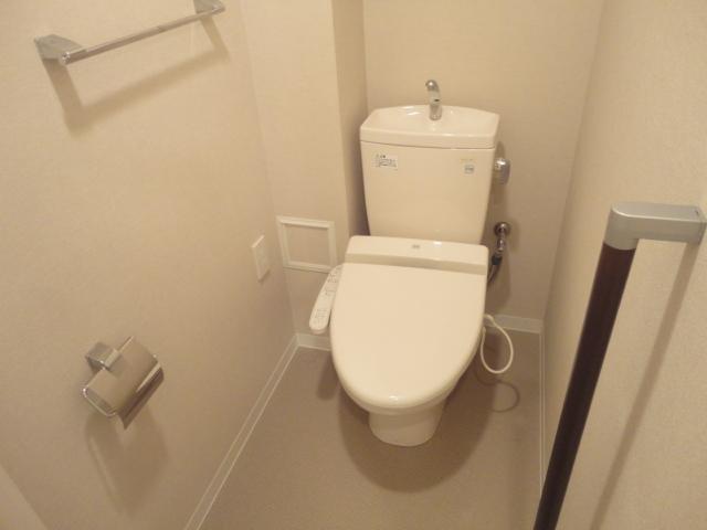 Toilet. ◆ Of course Washlet with
