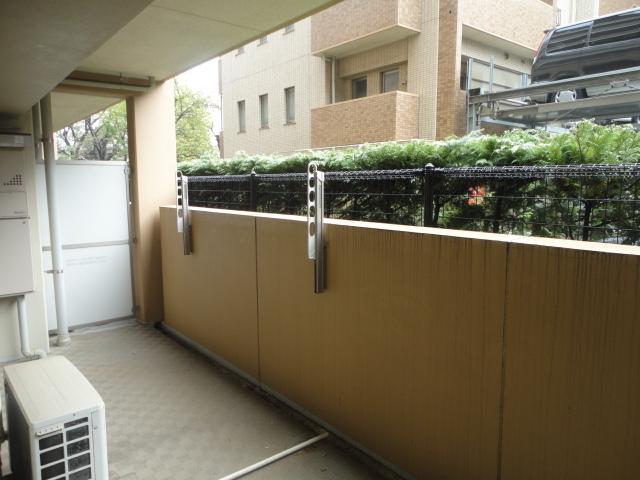 Balcony. ◆ Privacy is also safe on the first floor per blindfold Ueto