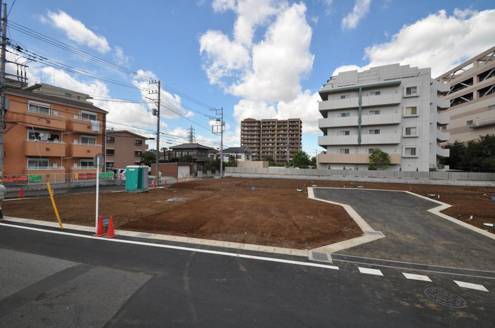 Local land photo. Local (September 2013) Shooting Attached to the corner lot, Day is good.