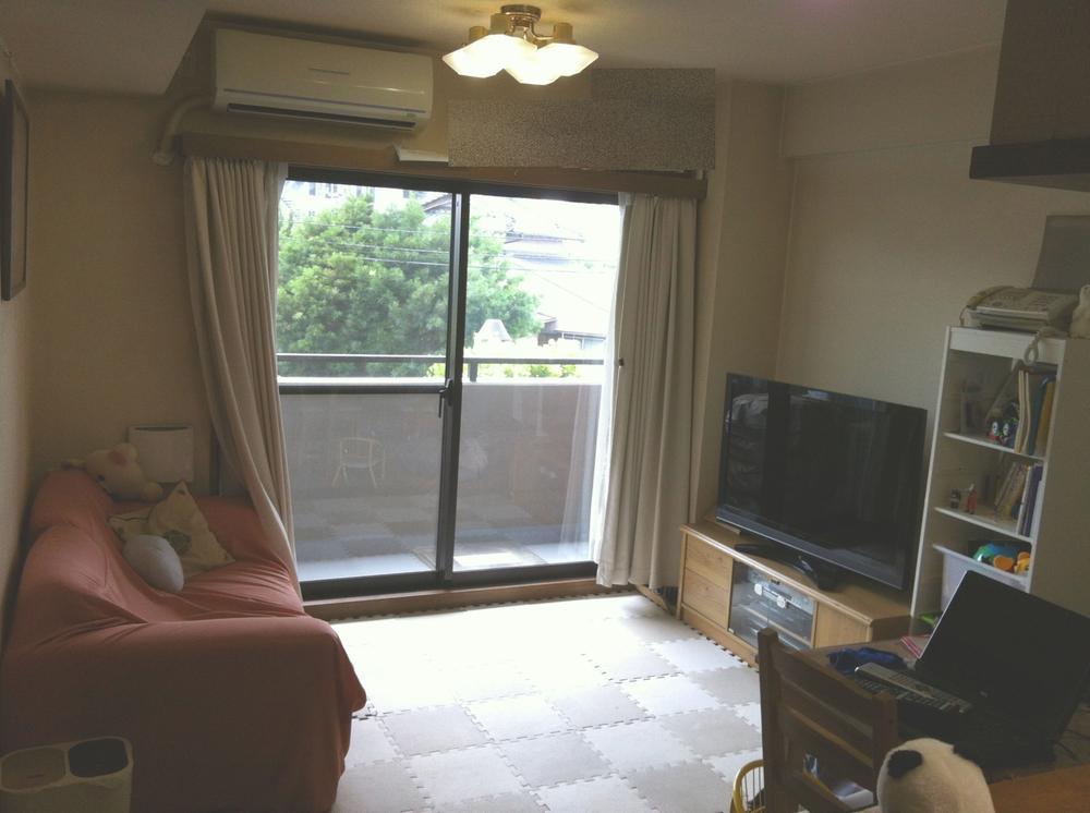 Living. Room (August 2013) Shooting Day is pleasant to come in and Shanshan.