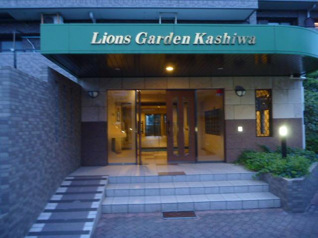 Entrance. Common areas