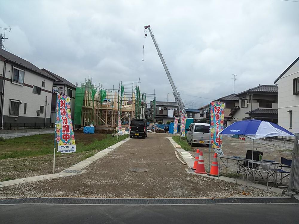 Local photos, including front road. Local shooting