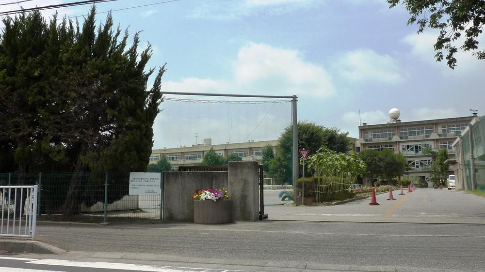 Primary school. Nishihara to elementary school 928m