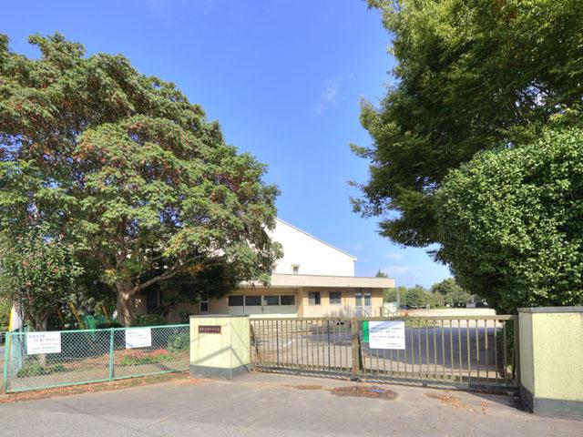 Primary school. 860m to Kashiwa City Tanaka Elementary School
