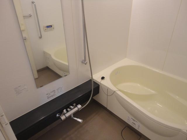 Bathroom. ◆ Reheating function with bathroom