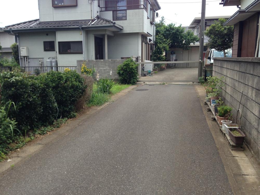 Local photos, including front road. Local (July 2013) Shooting