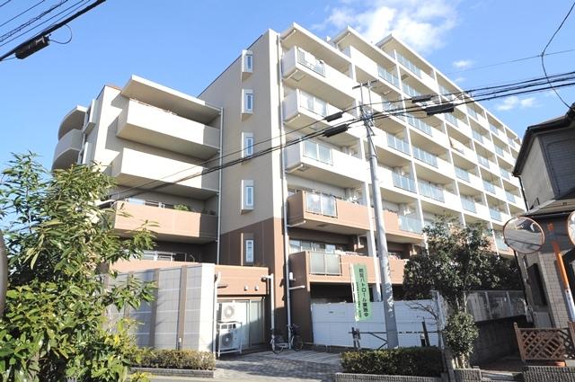 Local appearance photo. Chic look of earth color. Day in the southwest-facing room View good !!
