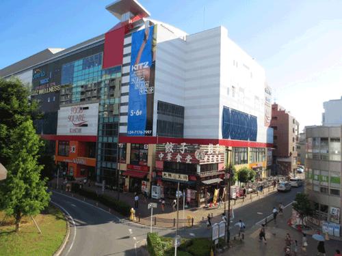 Supermarket. Kasumi Food Square Minamikashiwa store (bus about 10 minutes Minamikashiwa Station) Hikarikeoka to the bus stop 650m