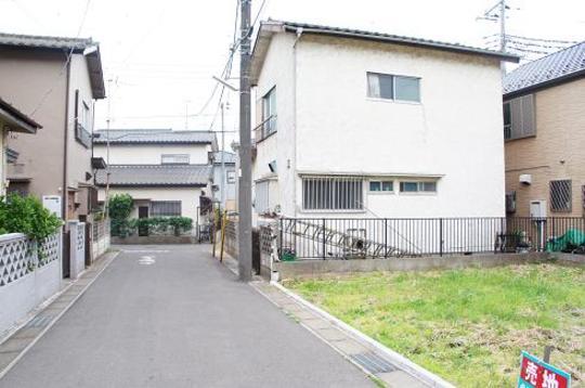 Local photos, including front road. Frontal road